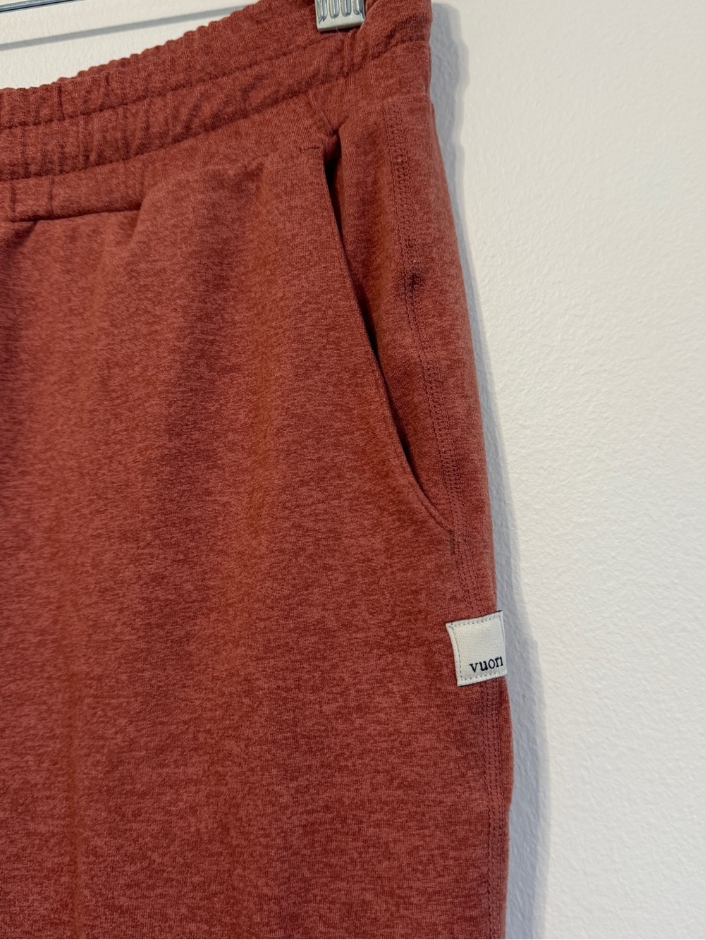 Vuori Women's Rust Drawstring Joggers - Picture 4 of 8
